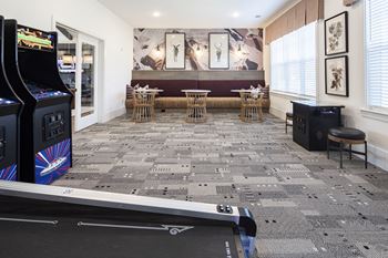 Modern clubroom with resident gathering spaces (exclusively available for reservation!)